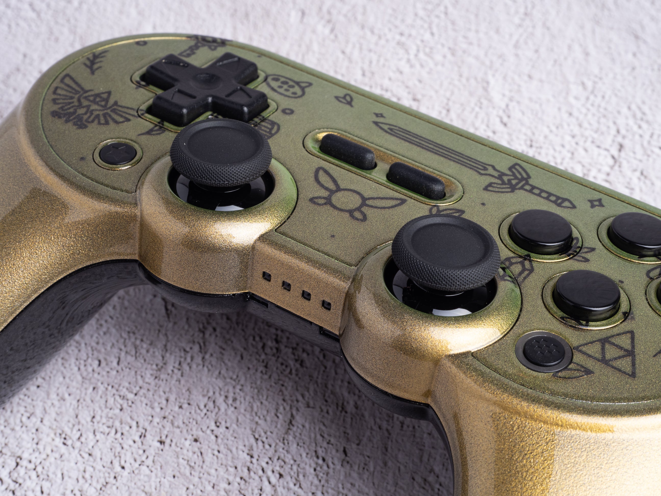 8BitDo SN30 Pro+ Controller - Custom Painted - The Legend of Zelda