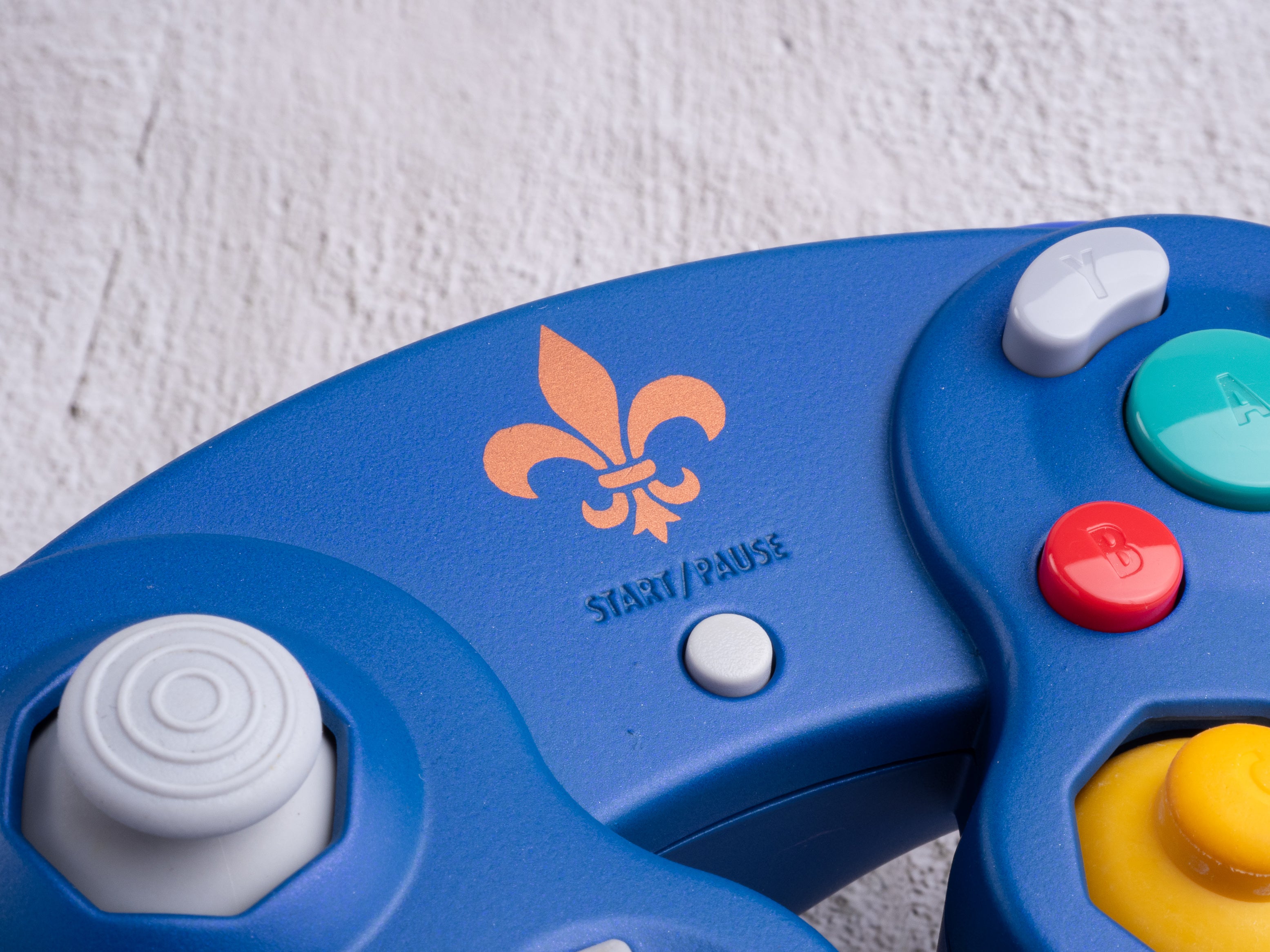 Fleur de Lys - Custom Painted GameCube Controller
