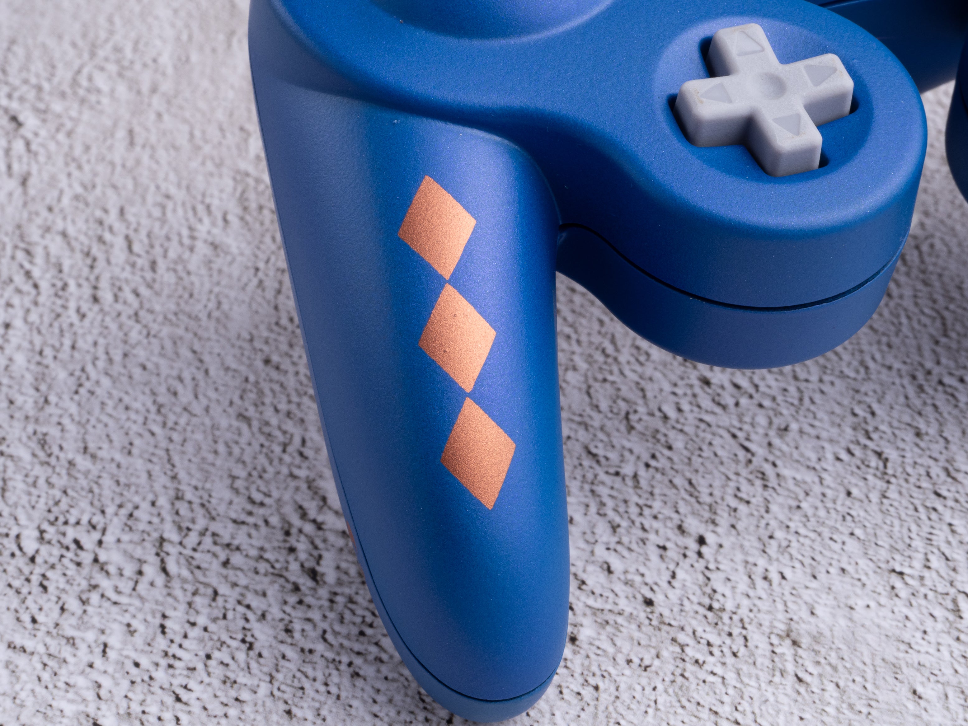 Fleur de Lys - Custom Painted GameCube Controller