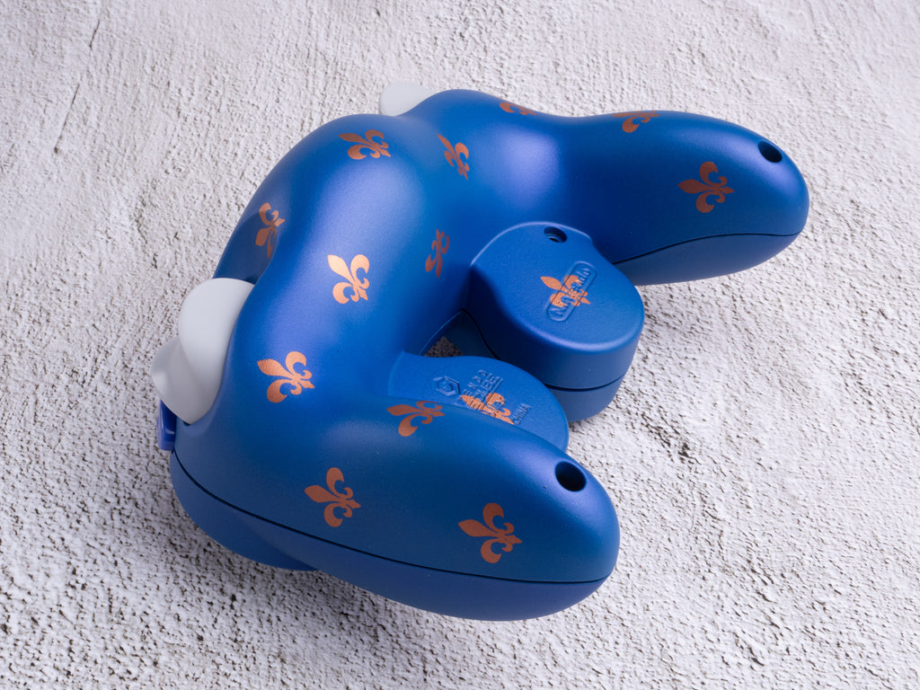 Fleur de Lys - Custom Painted GameCube Controller