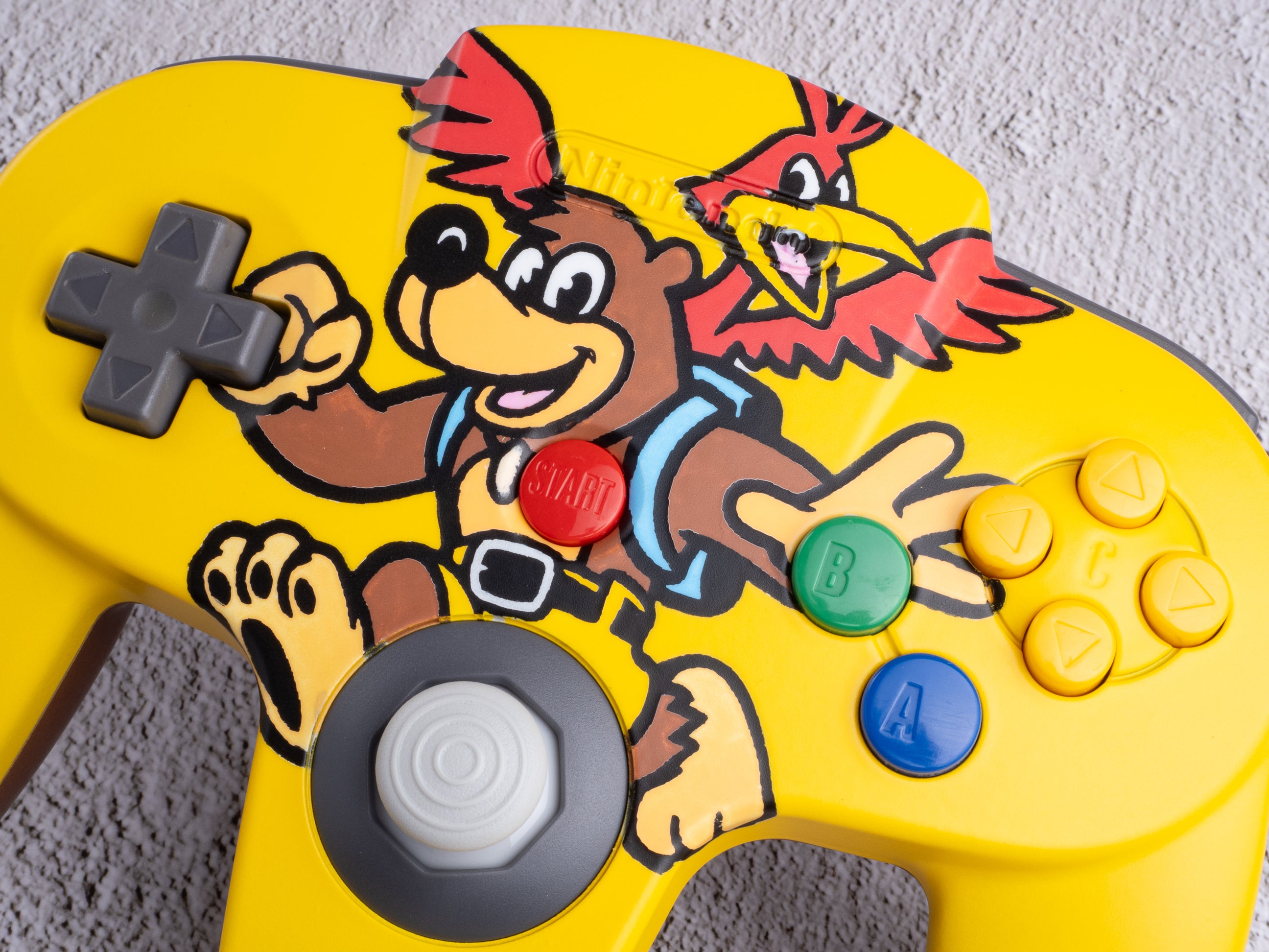 Banjo-Kazooie - Custom Painted Nintendo 64 Controller
